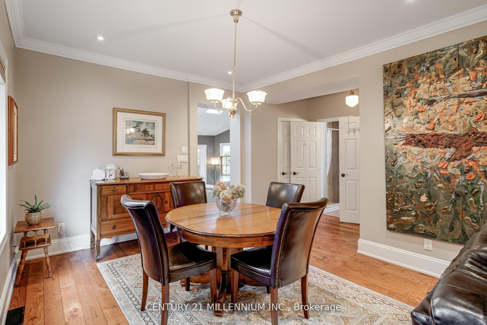 Photo 11 of 30 Frederick Street, Brampton, Downtown Brampton — HOMEH
