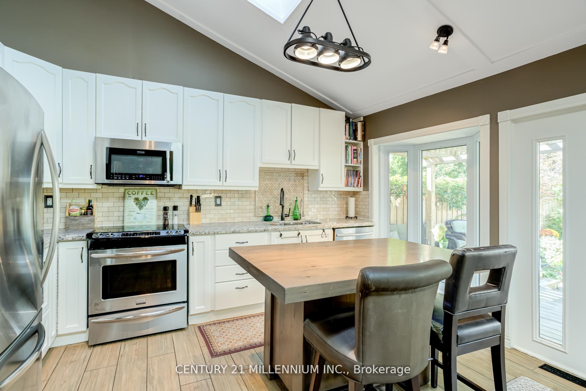 Photo 12 of 30 Frederick Street, Brampton, Downtown Brampton — HOMEH