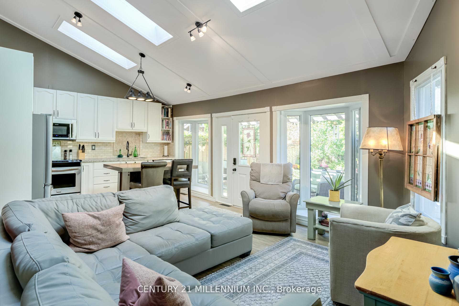 Photo 13 of 30 Frederick Street, Brampton, Downtown Brampton — HOMEH