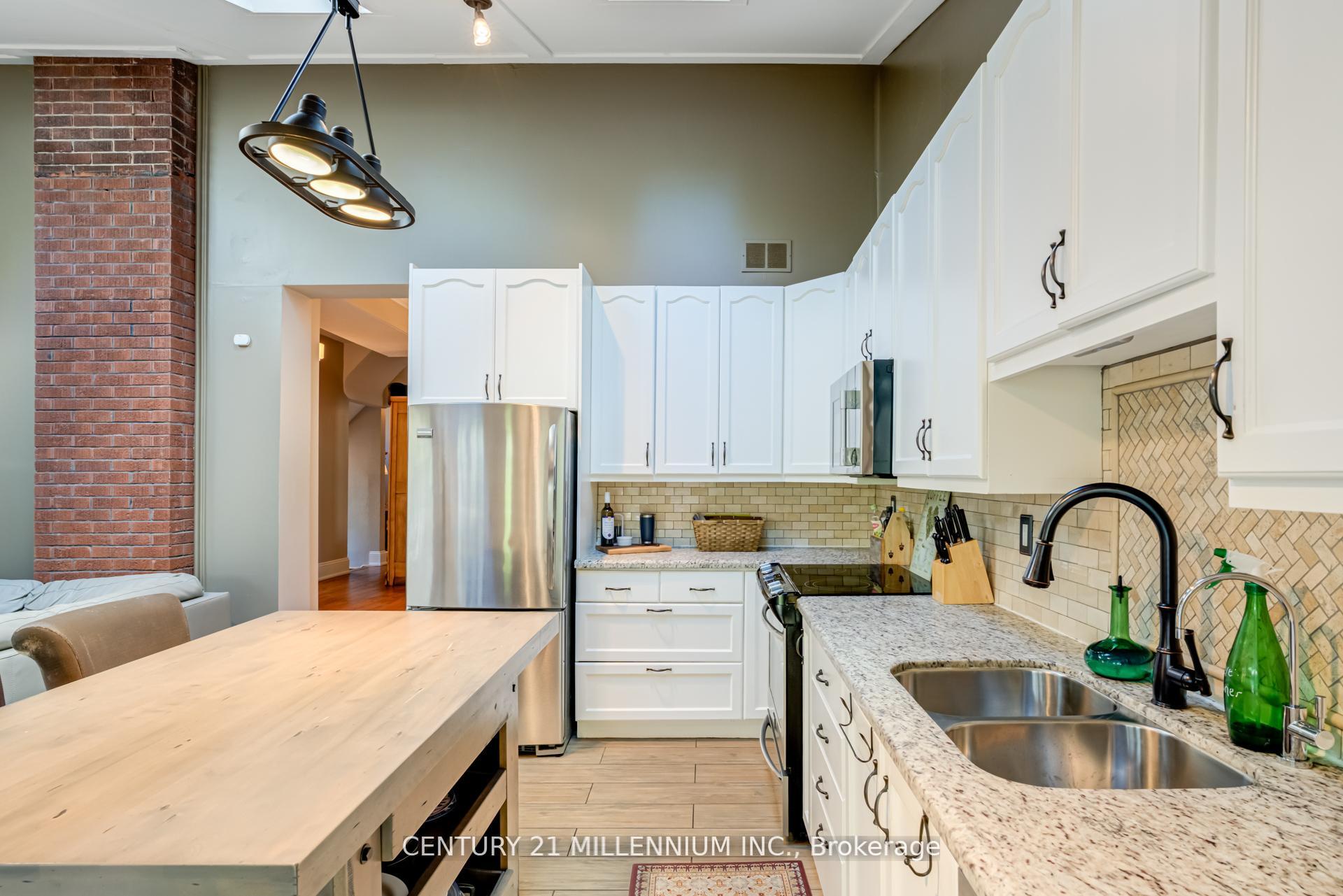 Photo 16 of 30 Frederick Street, Brampton, Downtown Brampton — HOMEH