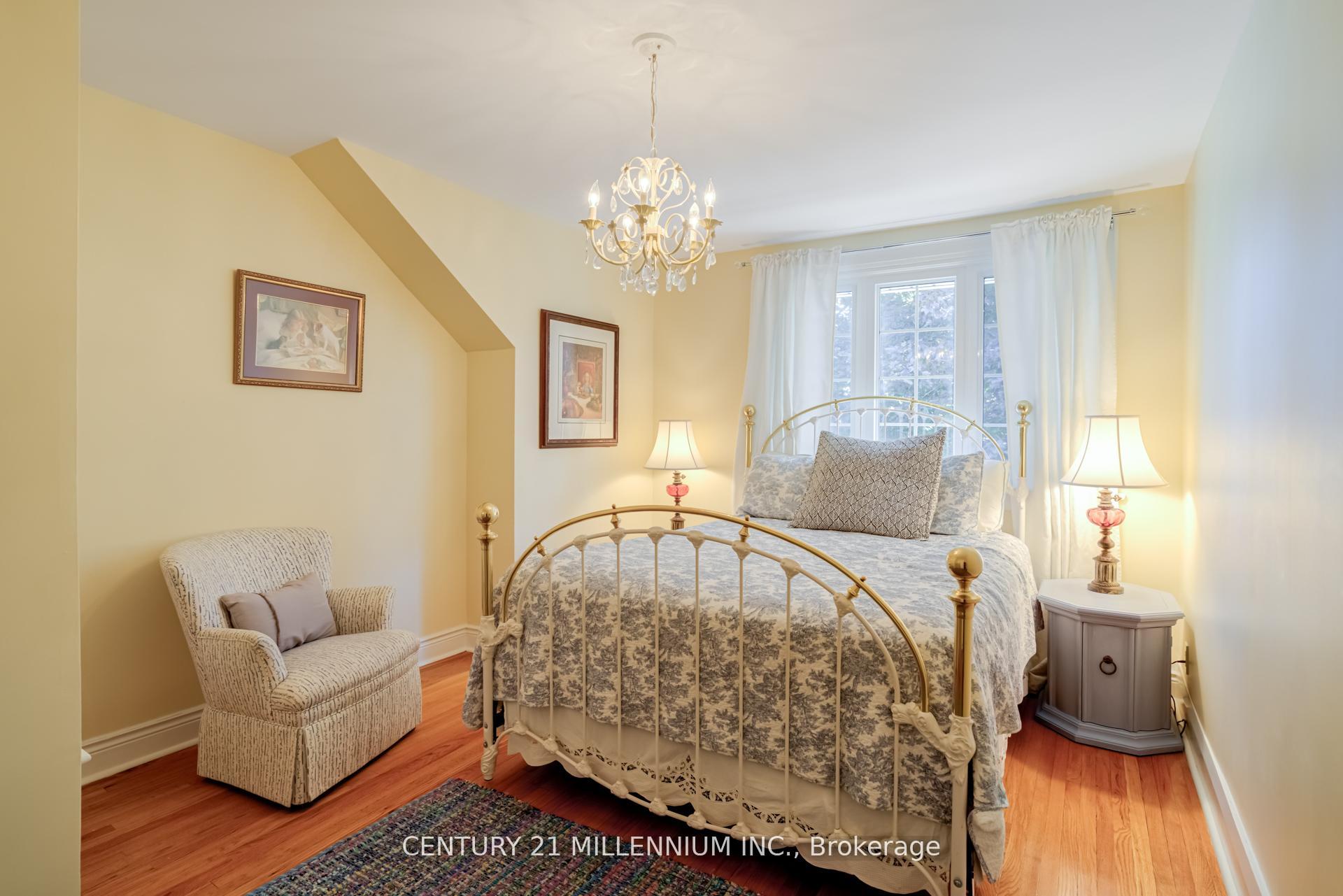 Photo 19 of 30 Frederick Street, Brampton, Downtown Brampton — HOMEH