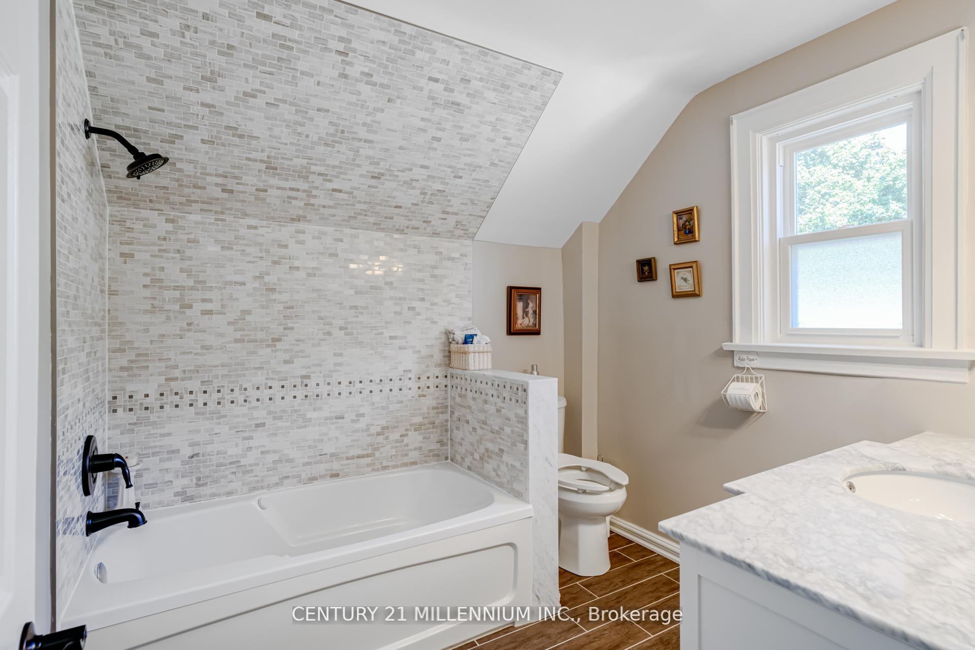 Photo 22 of 30 Frederick Street, Brampton, Downtown Brampton — HOMEH
