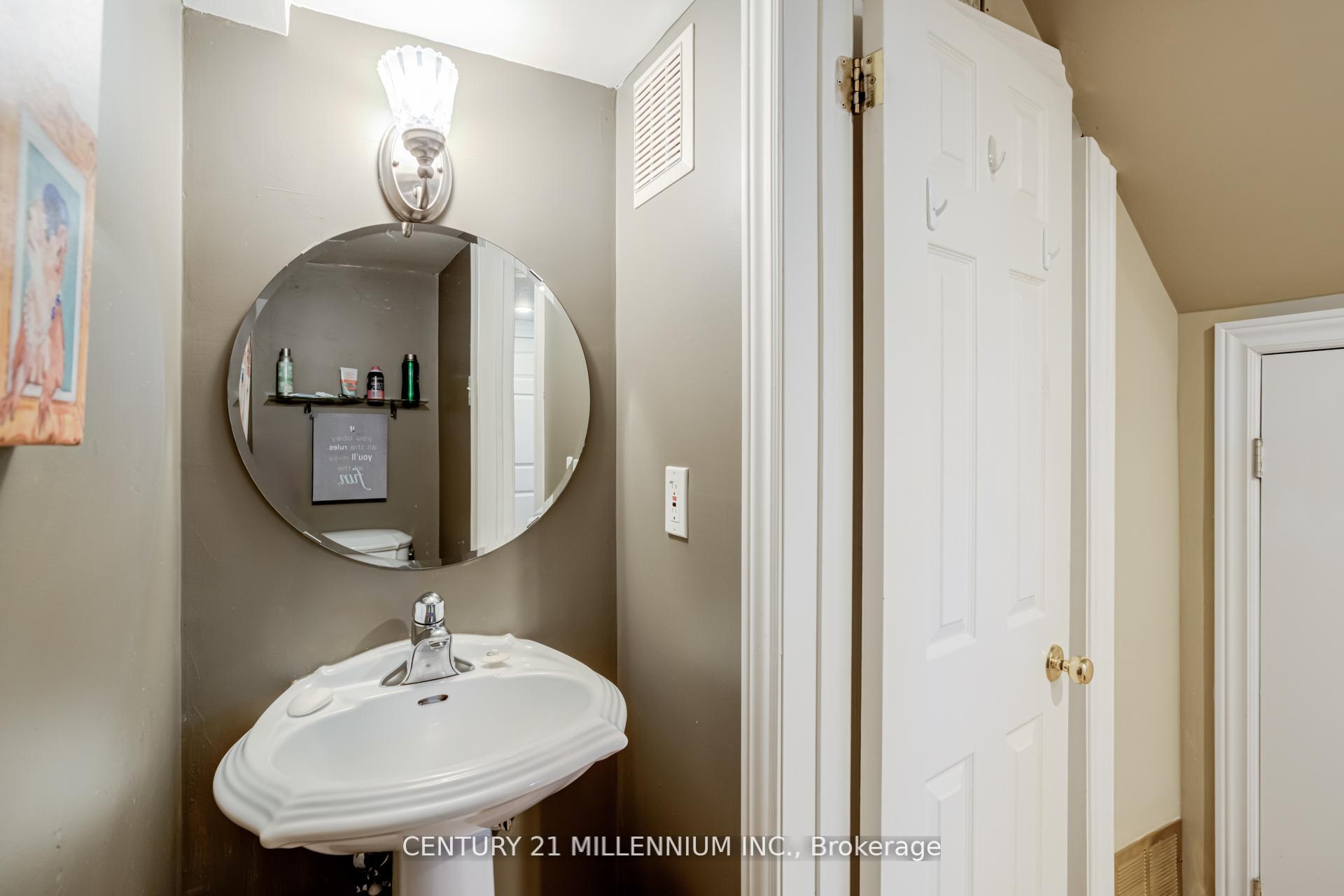 Photo 27 of 30 Frederick Street, Brampton, Downtown Brampton — HOMEH