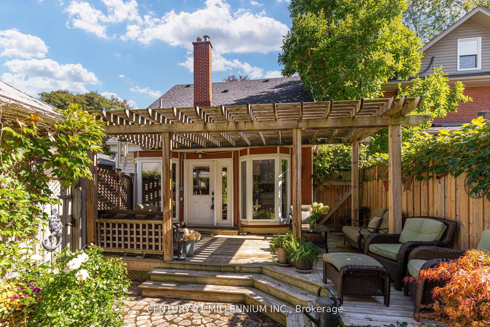 Photo 31 of 30 Frederick Street, Brampton, Downtown Brampton — HOMEH