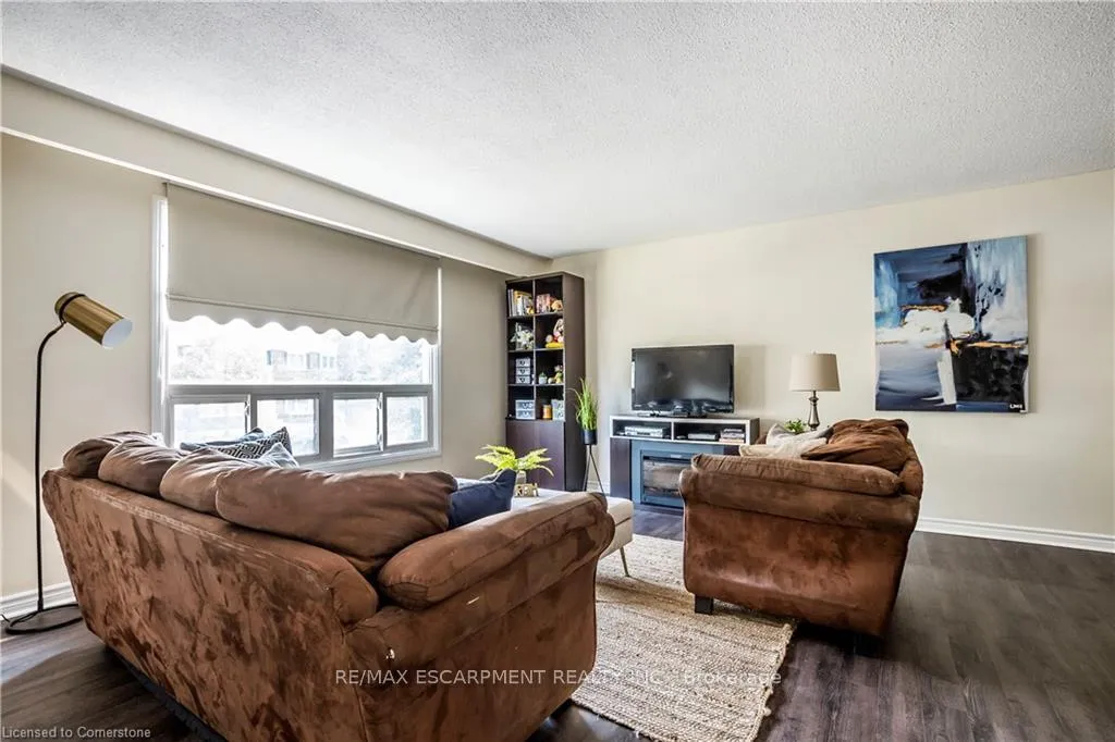 Photo 4 of 24 Bow Valley Drive, Hamilton, Riverdale — HOMEH