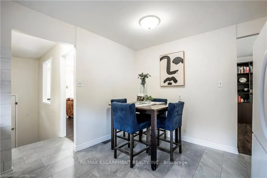 Photo 11 of 24 Bow Valley Drive, Hamilton, Riverdale — HOMEH