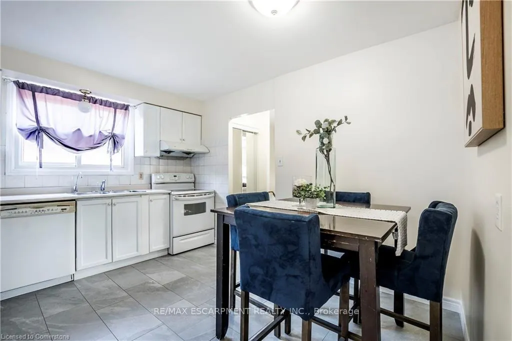 Photo 12 of 24 Bow Valley Drive, Hamilton, Riverdale — HOMEH