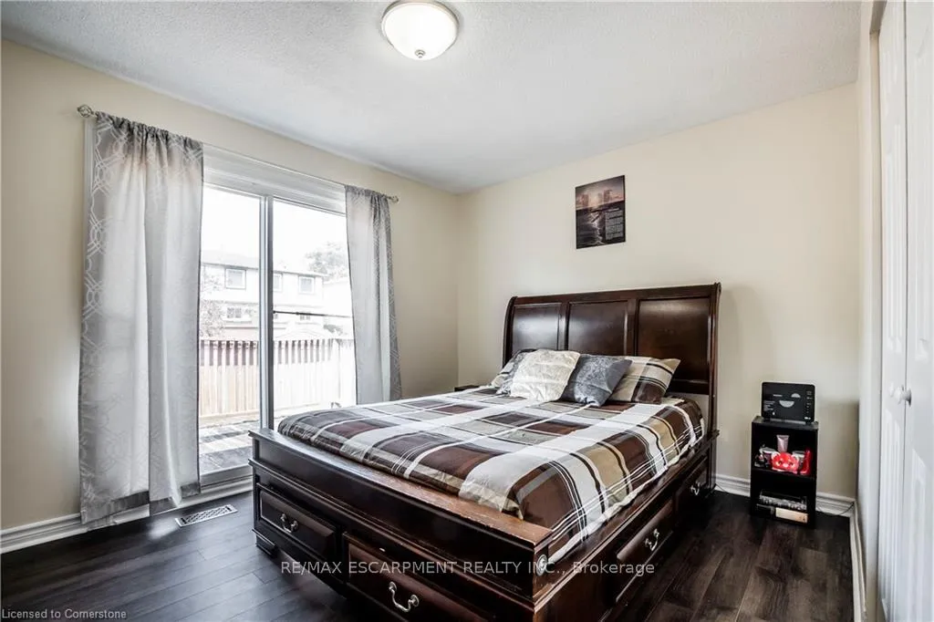 Photo 13 of 24 Bow Valley Drive, Hamilton, Riverdale — HOMEH
