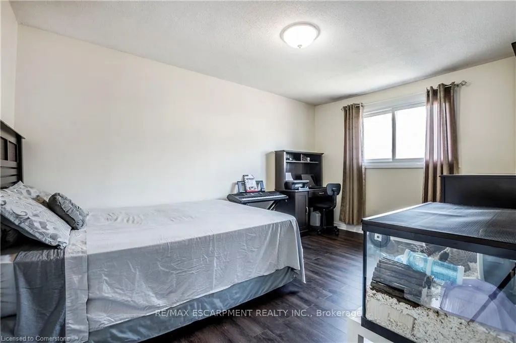 Photo 16 of 24 Bow Valley Drive, Hamilton, Riverdale — HOMEH