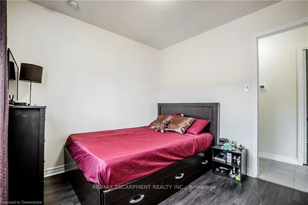 Photo 19 of 24 Bow Valley Drive, Hamilton, Riverdale — HOMEH