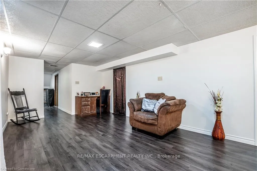 Photo 23 of 24 Bow Valley Drive, Hamilton, Riverdale — HOMEH