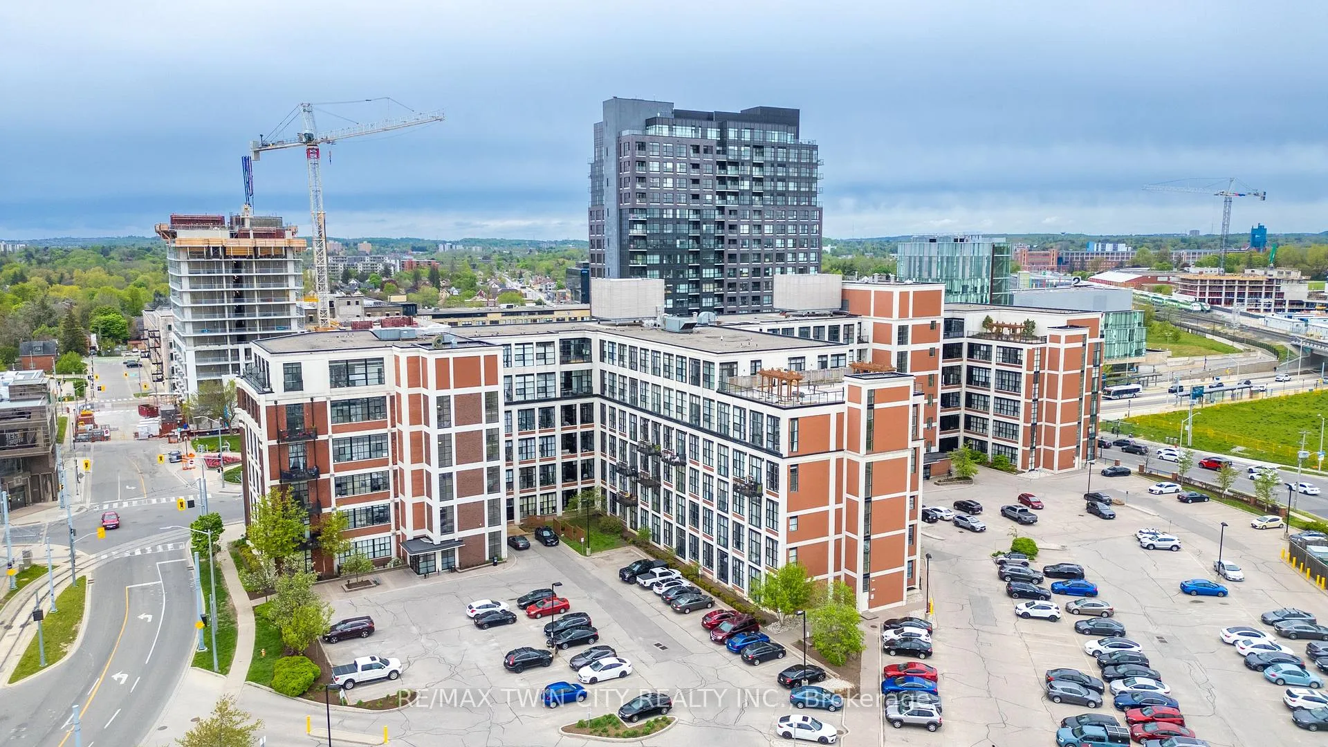 Photo 1 of Unit 608, 410 King Street W, Kitchener — HOMEH