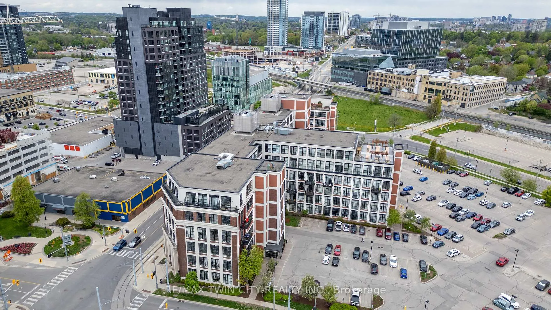 Photo 2 of Unit 608, 410 King Street W, Kitchener — HOMEH