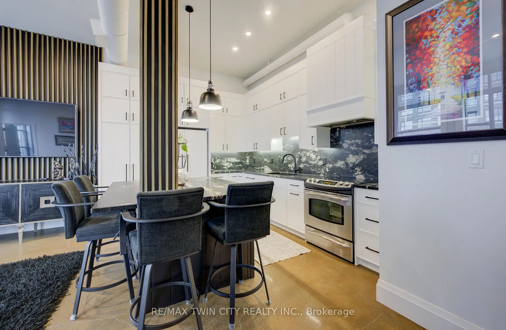 Photo 8 of Unit 608, 410 King Street W, Kitchener — HOMEH