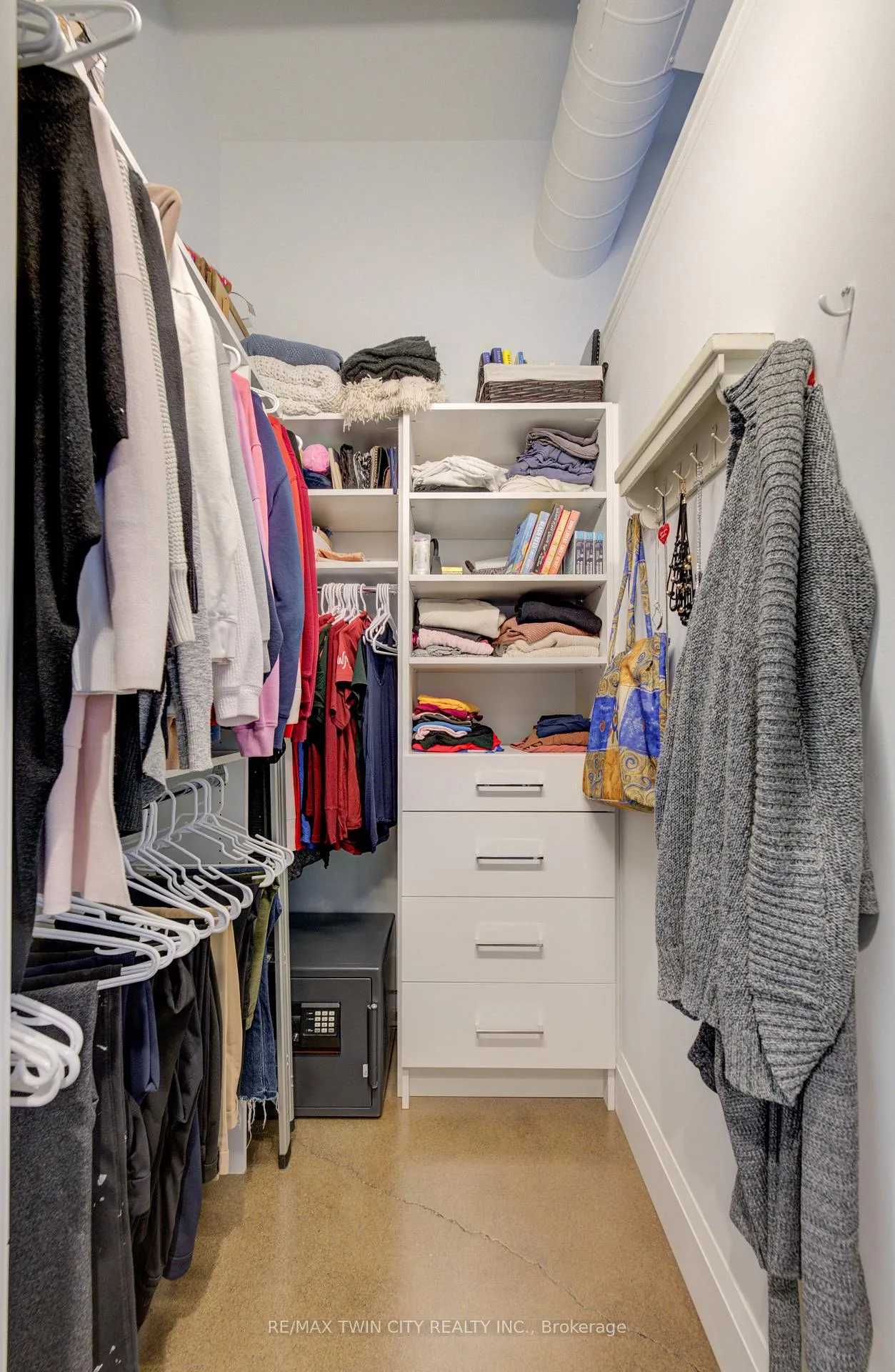 Photo 15 of Unit 608, 410 King Street W, Kitchener — HOMEH
