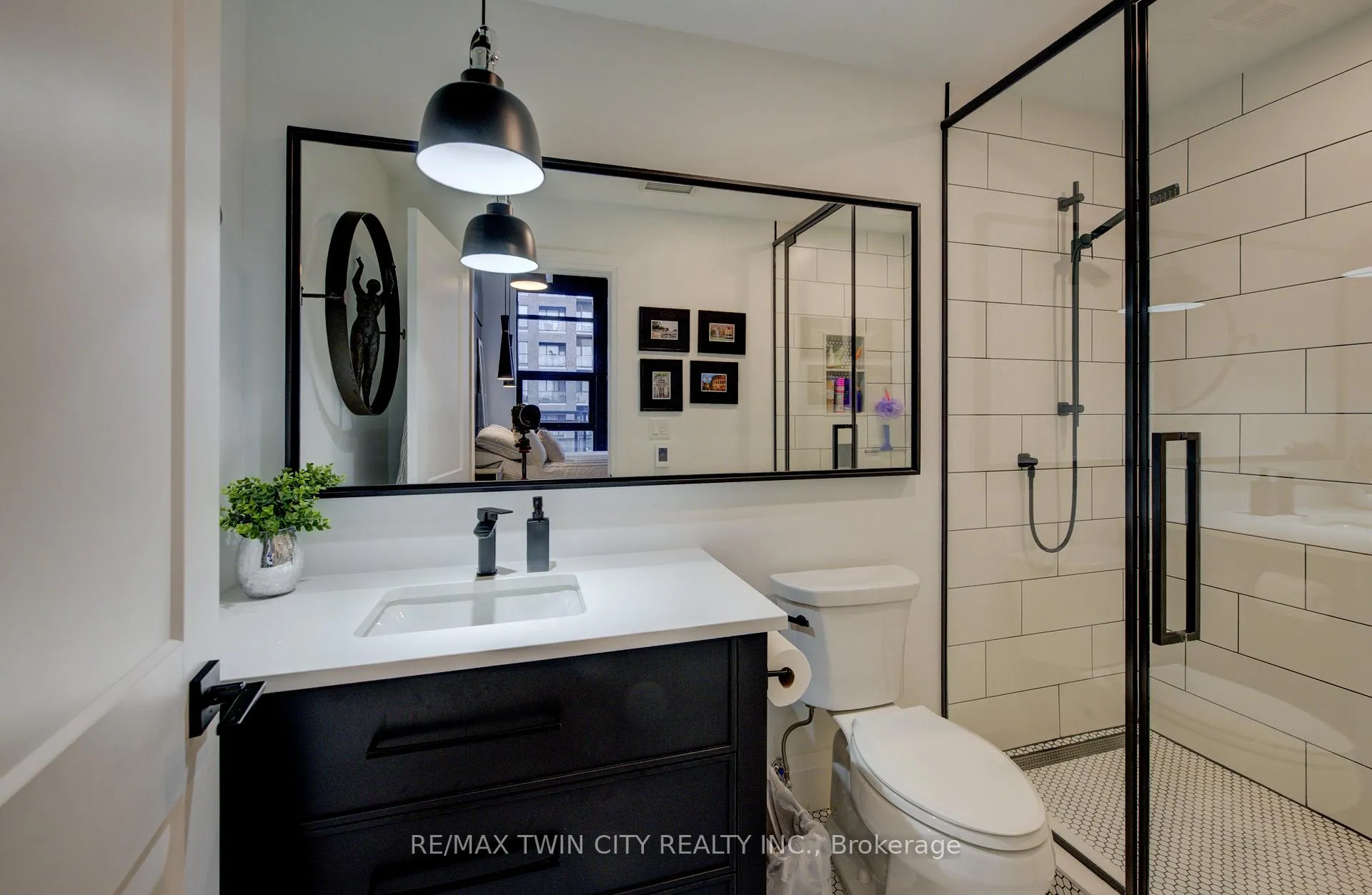 Photo 16 of Unit 608, 410 King Street W, Kitchener — HOMEH
