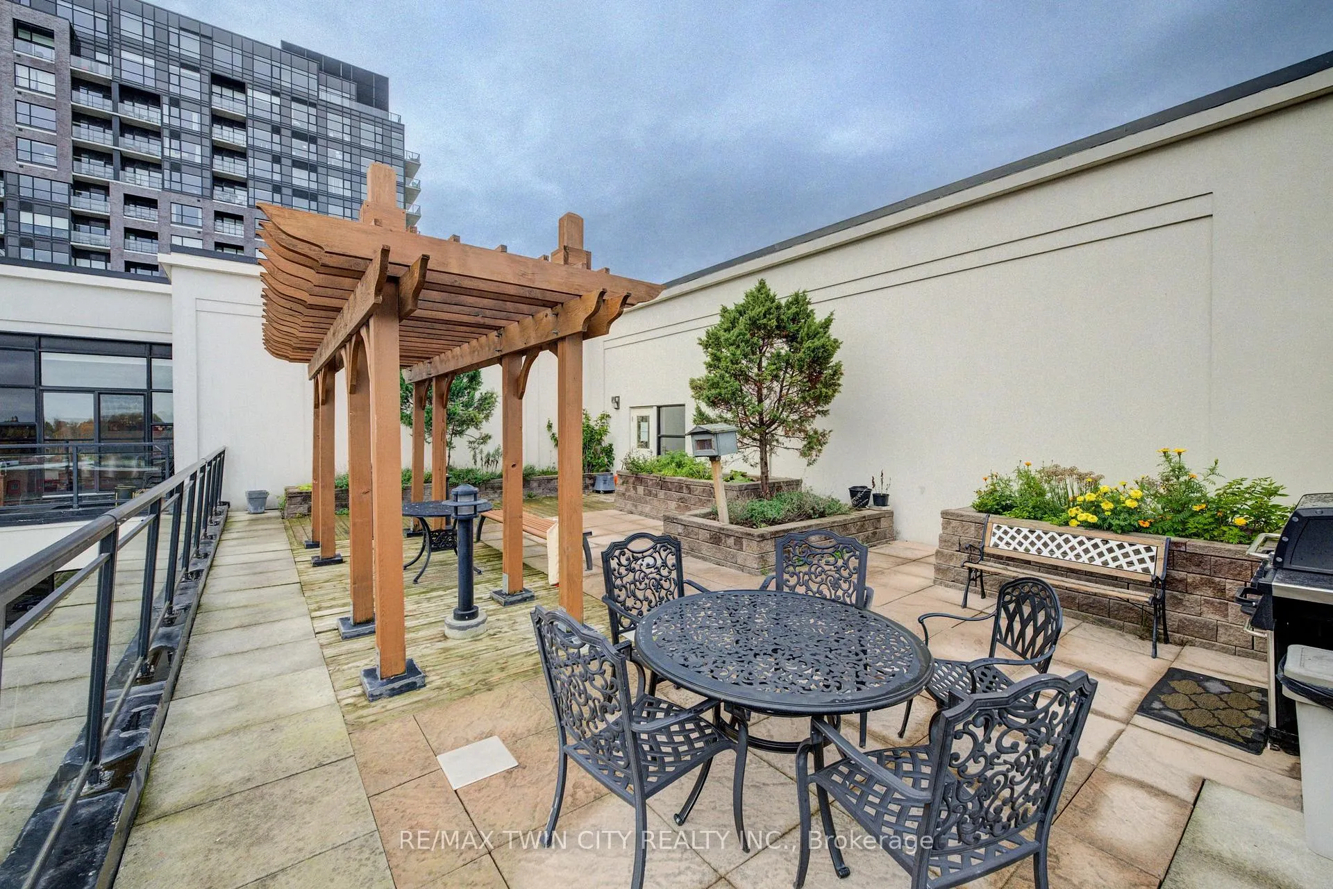 Photo 24 of Unit 608, 410 King Street W, Kitchener — HOMEH
