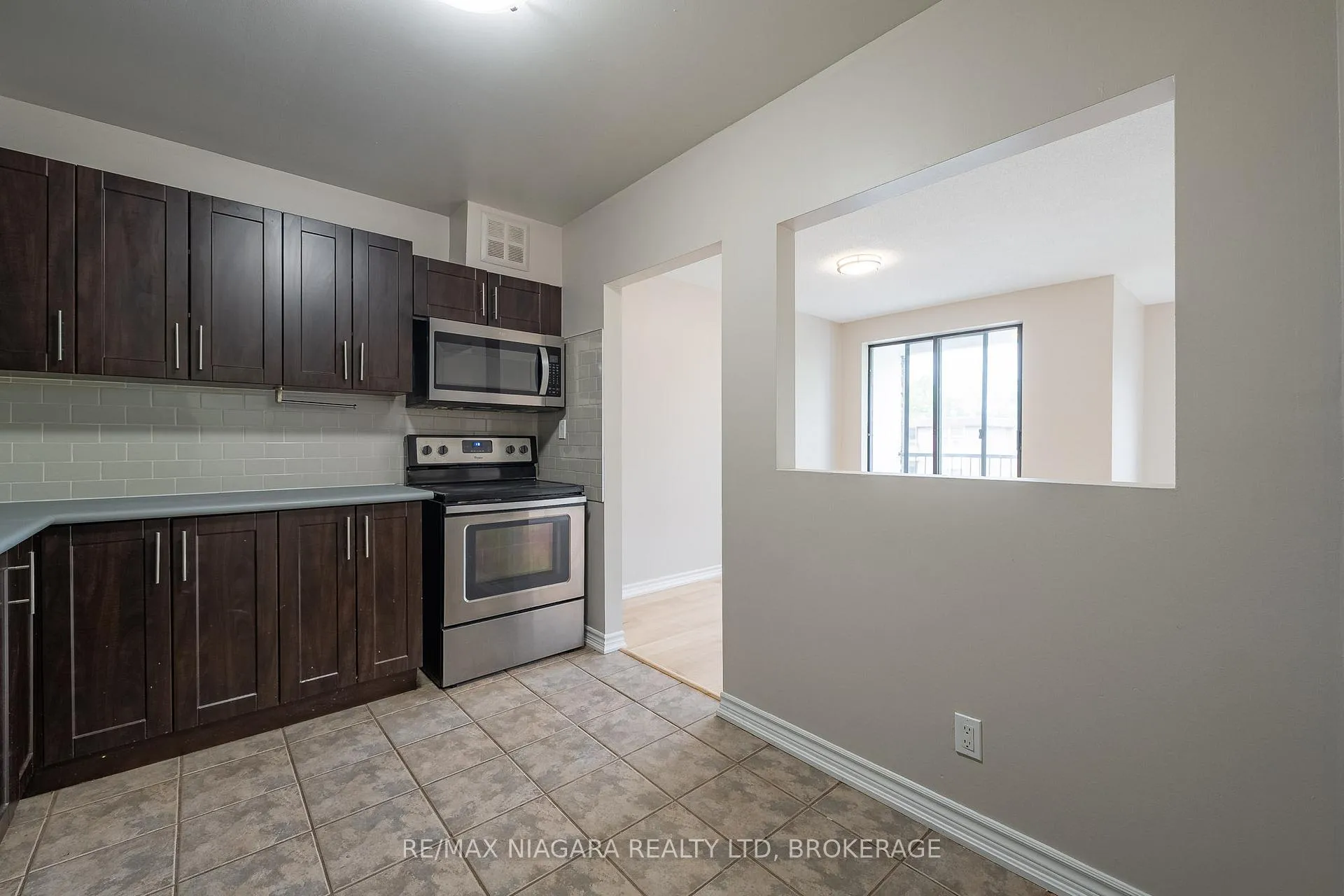 Photo 5 of Unit 316, 37 Rykert Street, St. Catharines, Rykert/Vansickle — HOMEH