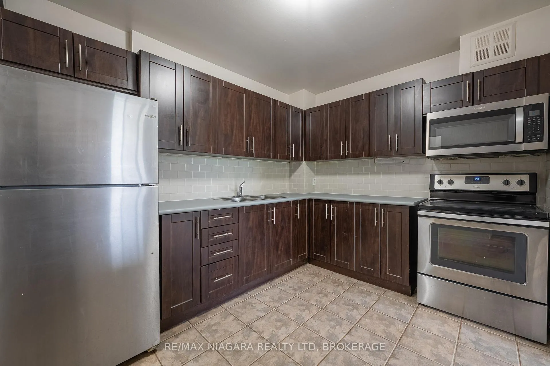 Photo 6 of Unit 316, 37 Rykert Street, St. Catharines, Rykert/Vansickle — HOMEH