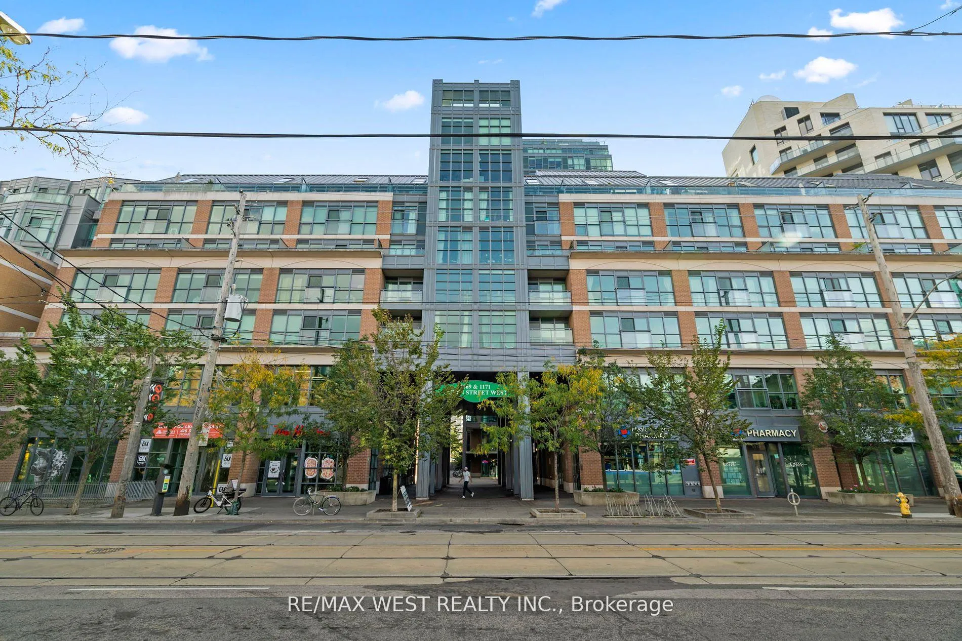 Front of Unit 506, 1169 Queen Street W