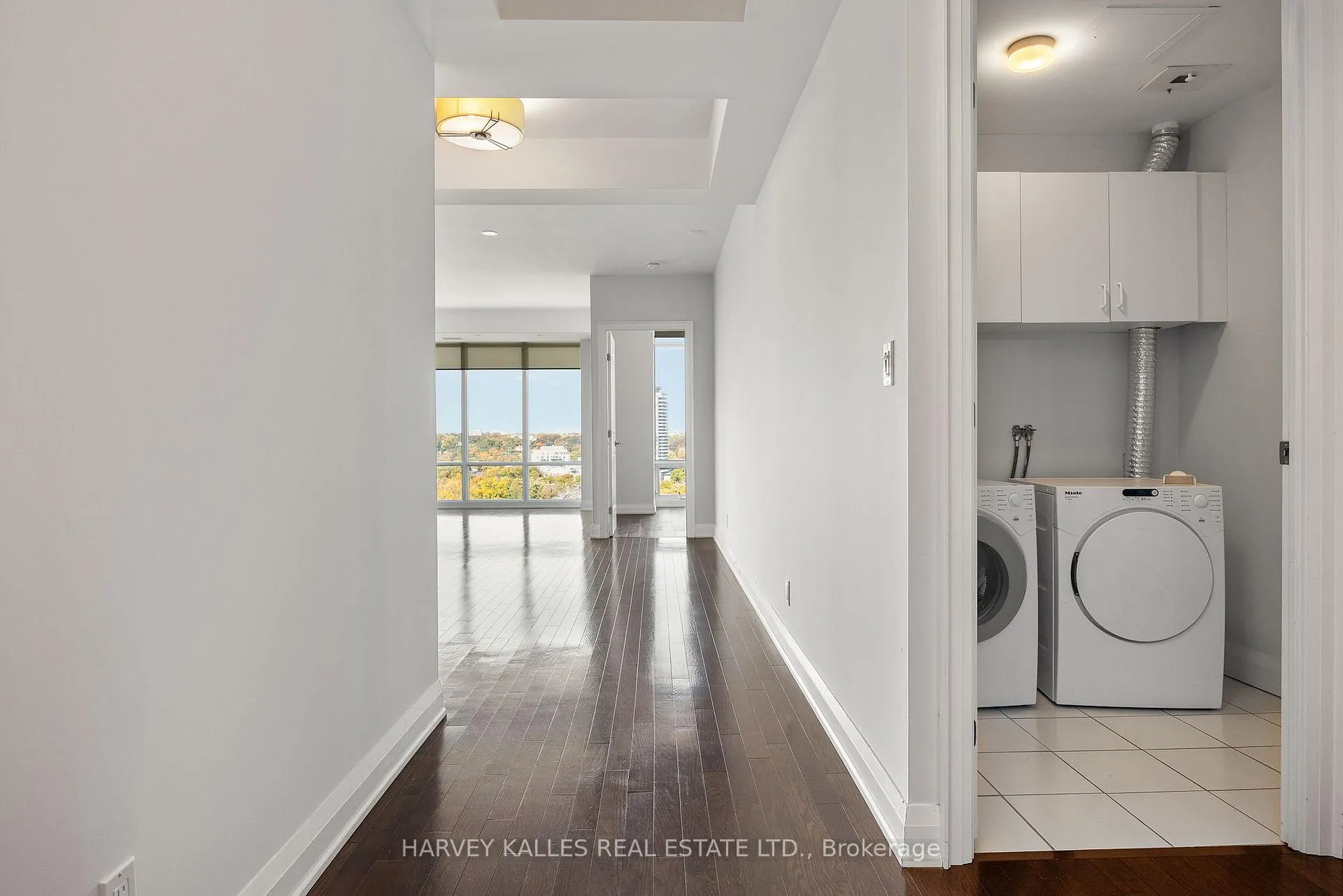 Photo 4 of Unit 1604, 1 Bedford Road, Toronto, The Annex — HOMEH