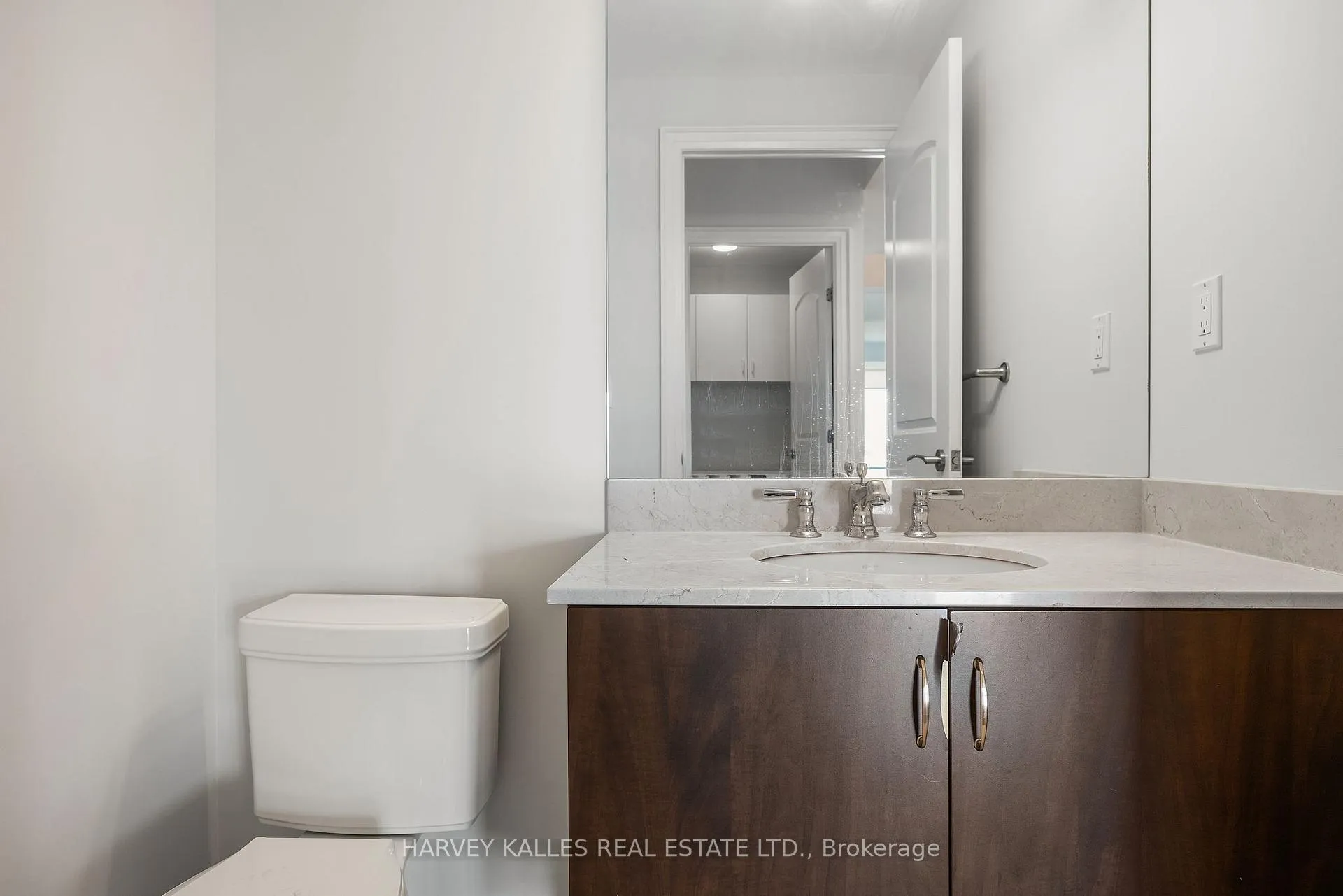 Photo 5 of Unit 1604, 1 Bedford Road, Toronto, The Annex — HOMEH