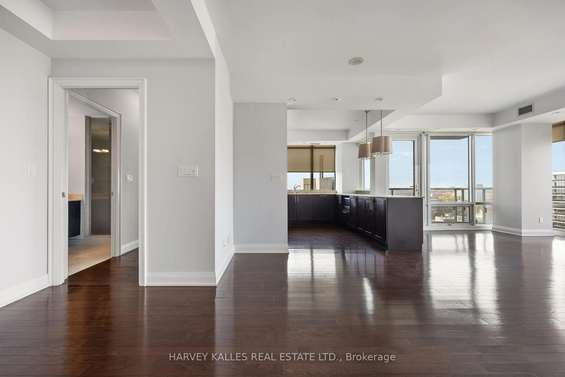 Photo 8 of Unit 1604, 1 Bedford Road, Toronto, The Annex — HOMEH