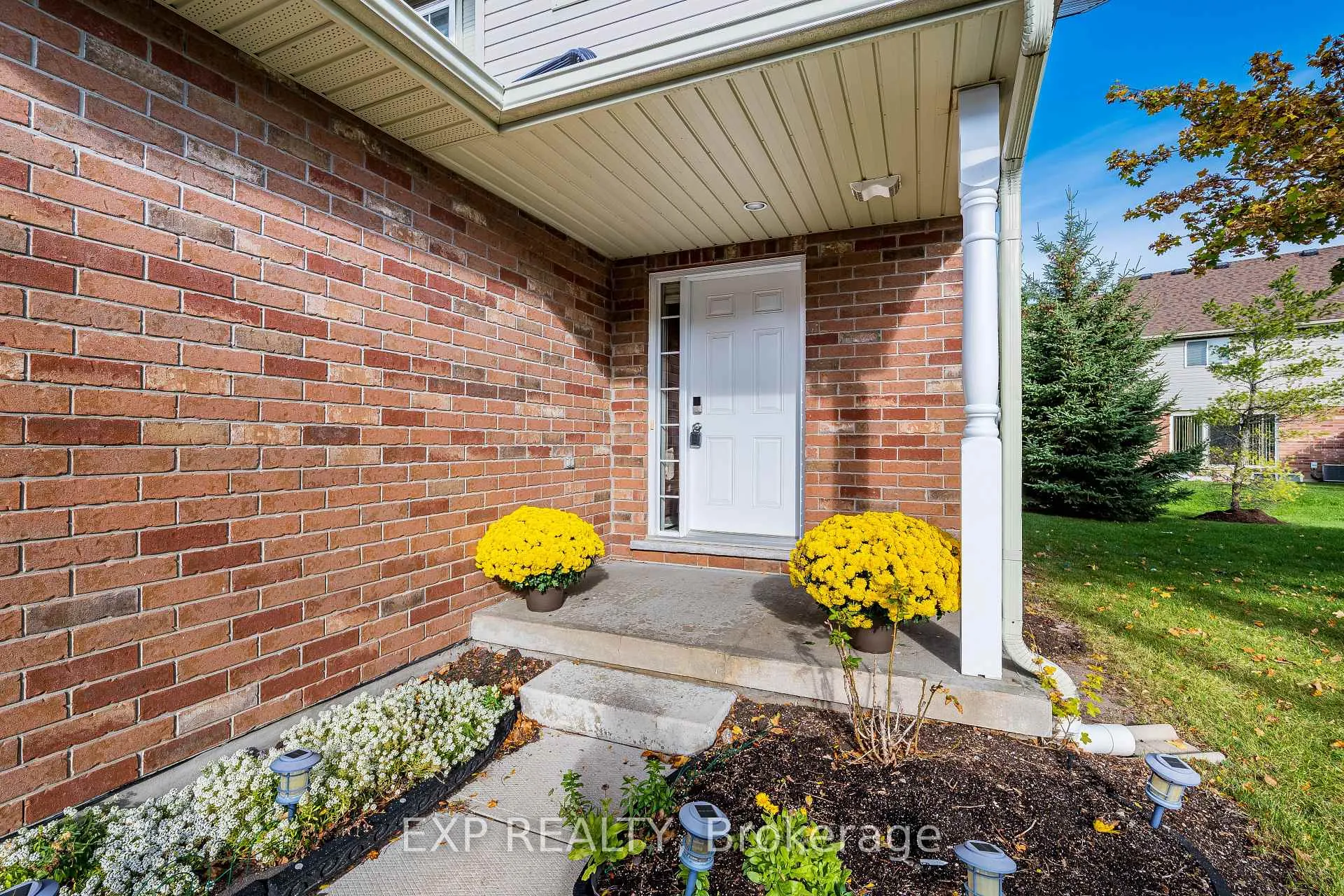 Photo 2 of Unit 1, 42 Fallowfield Drive, Kitchener — HOMEH