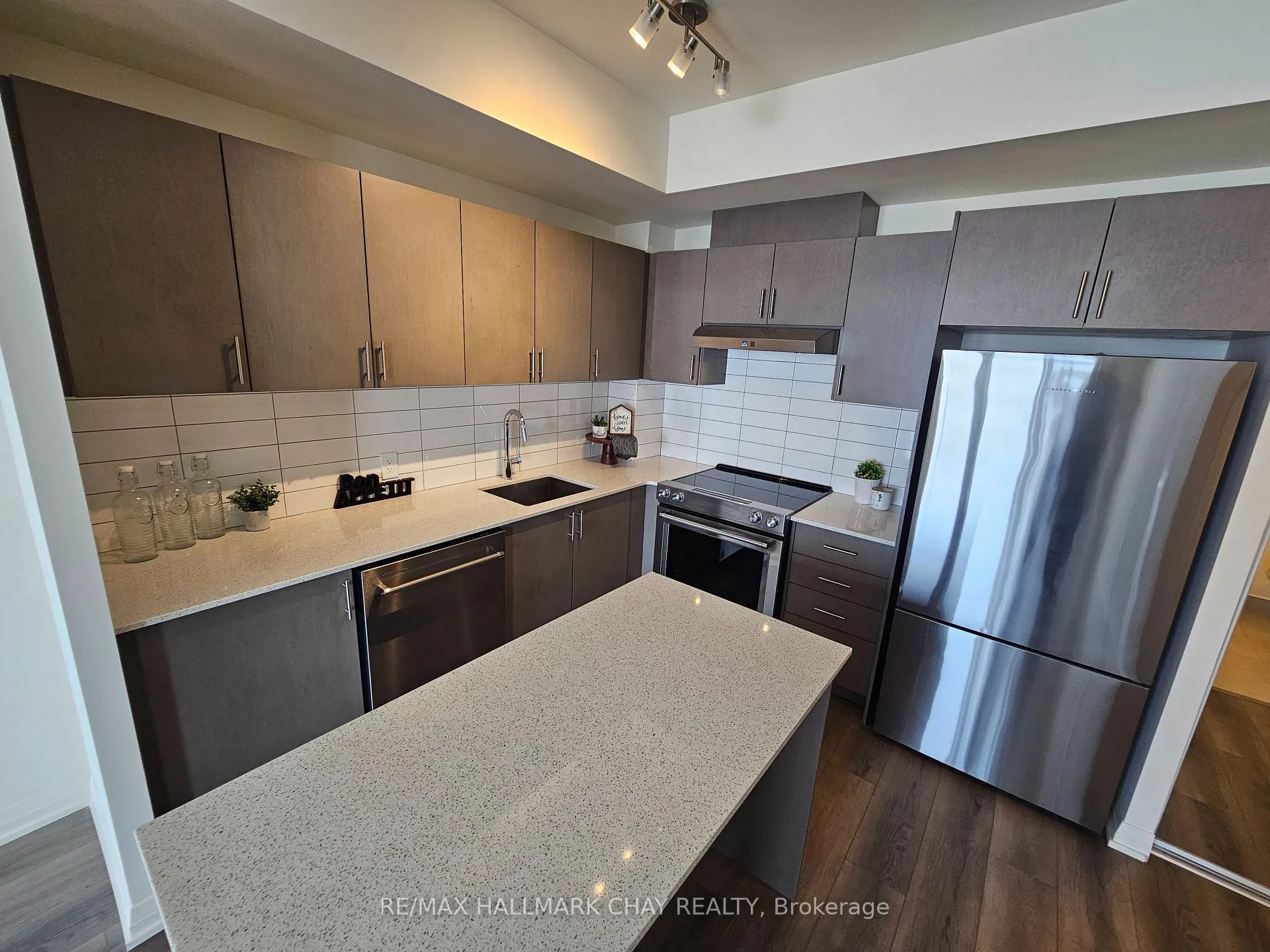 Photo 10 of Unit 525, 9000 Jane Street, Vaughan, Concord — HOMEH