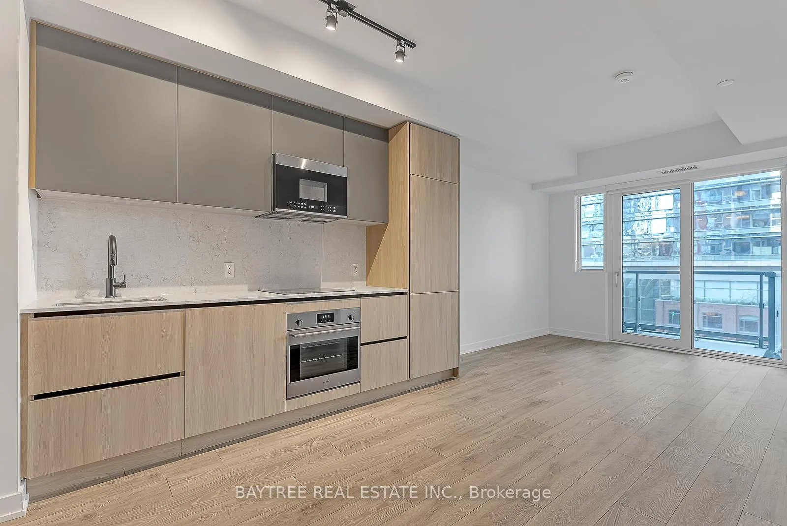 Front of Unit 2101, 108 Peter Street