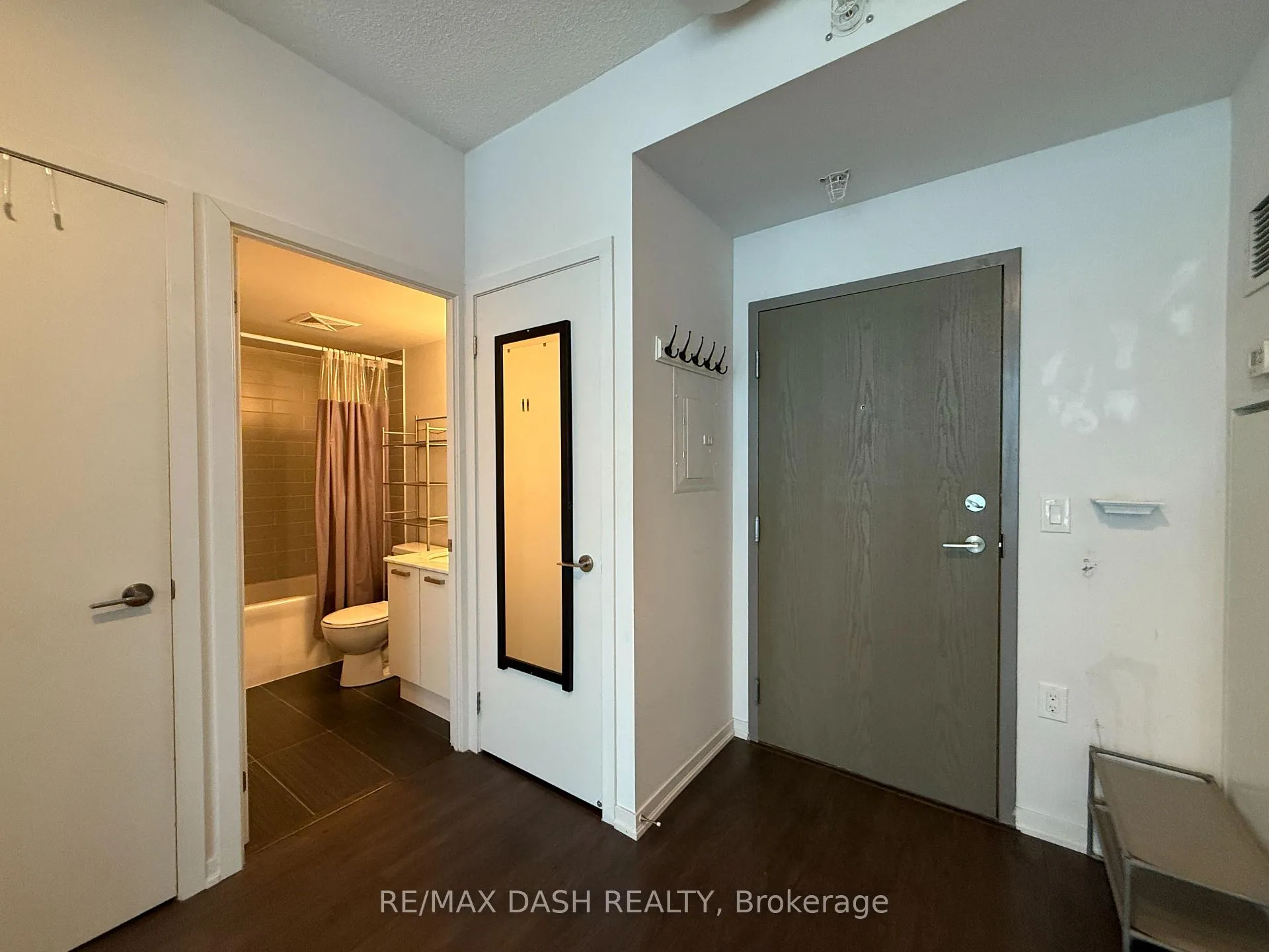 Photo 2 of Unit 1501W, 36 Lisgar Street, Toronto, Little Portugal — HOMEH