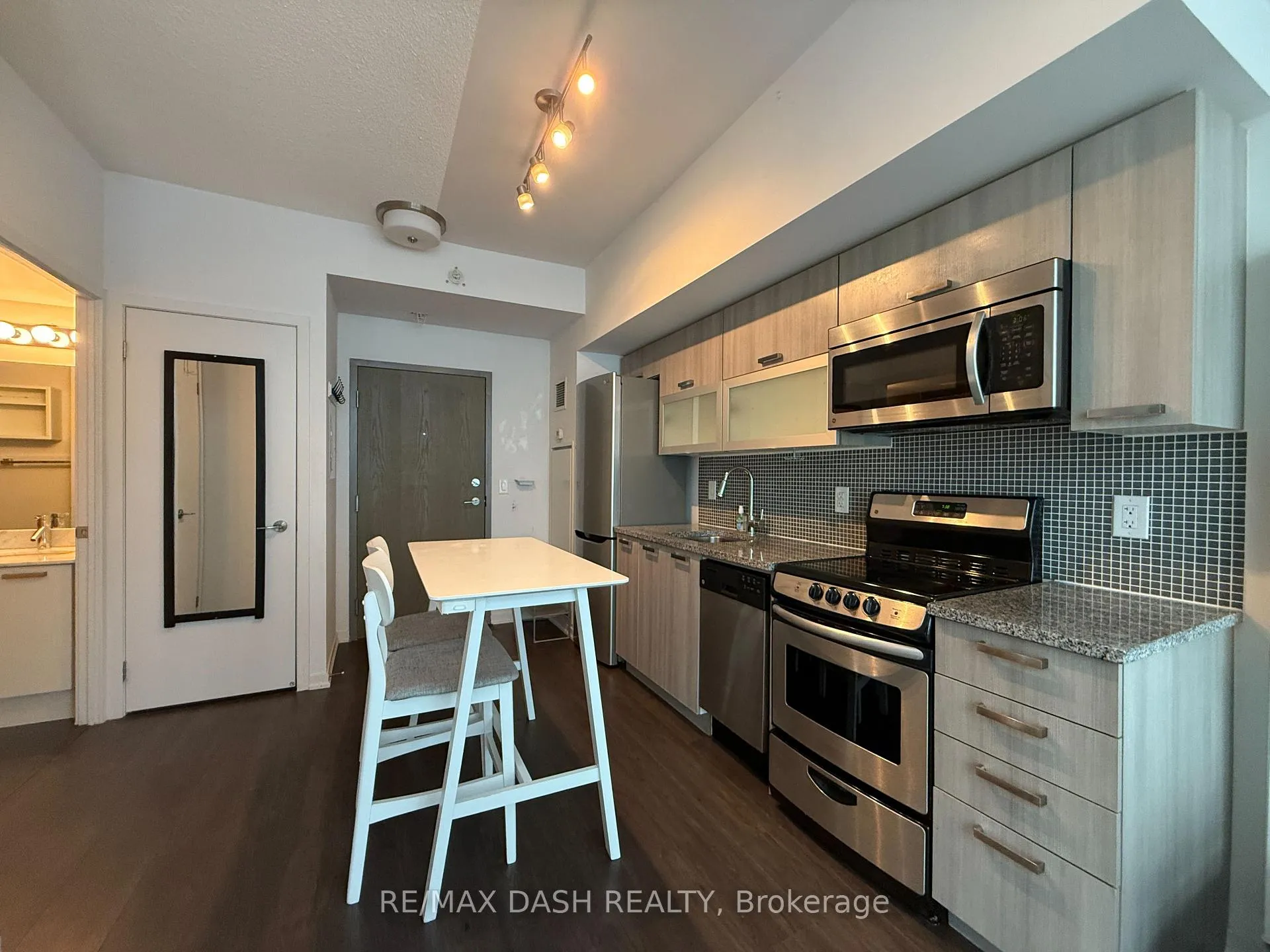Photo 6 of Unit 1501W, 36 Lisgar Street, Toronto, Little Portugal — HOMEH