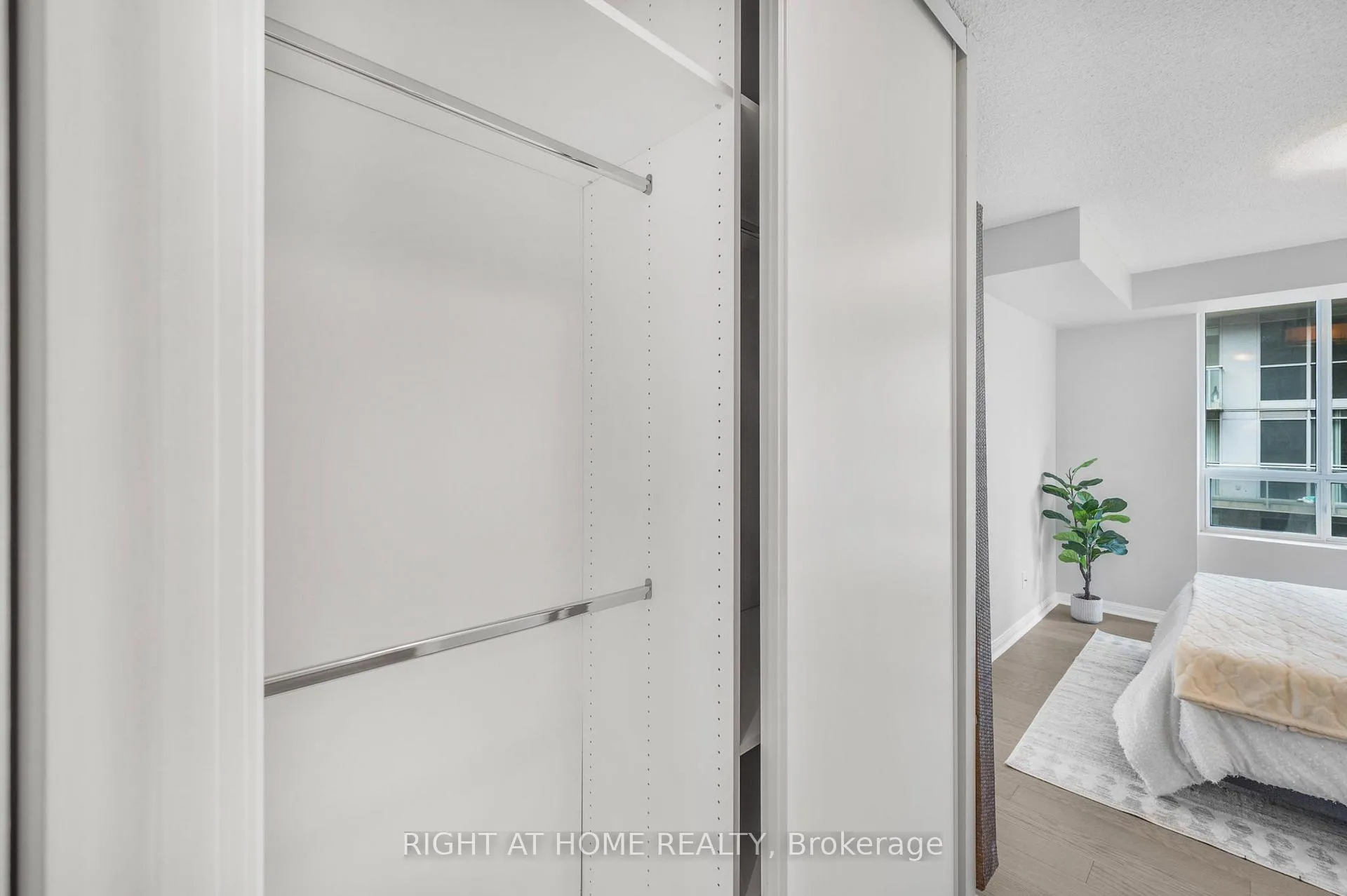 Photo 19 of Unit 1415, 140 Simcoe Street, Toronto, Waterfront Communities — HOMEH
