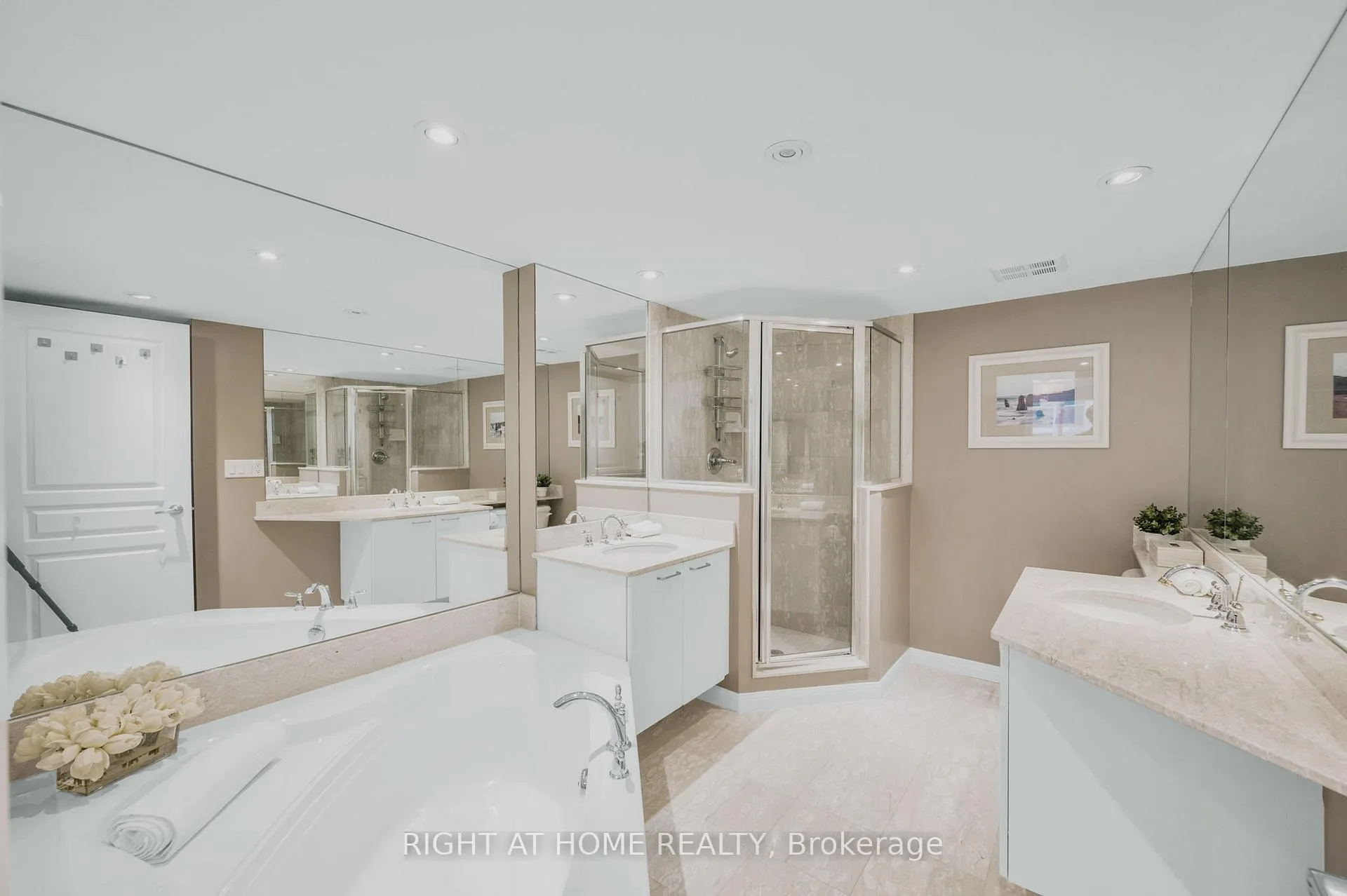 Photo 20 of Unit 1415, 140 Simcoe Street, Toronto, Waterfront Communities — HOMEH