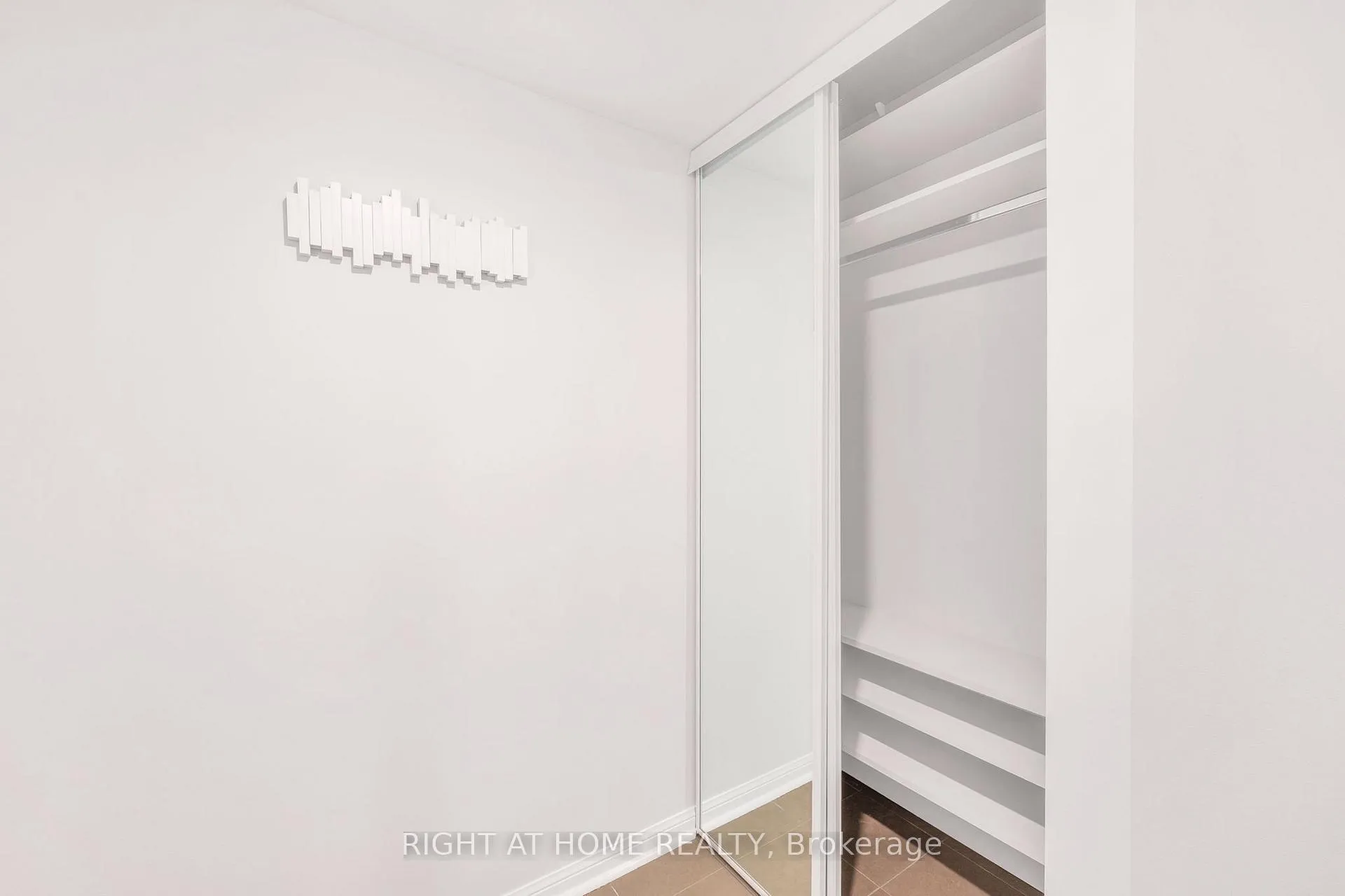 Photo 30 of Unit 1415, 140 Simcoe Street, Toronto, Waterfront Communities — HOMEH