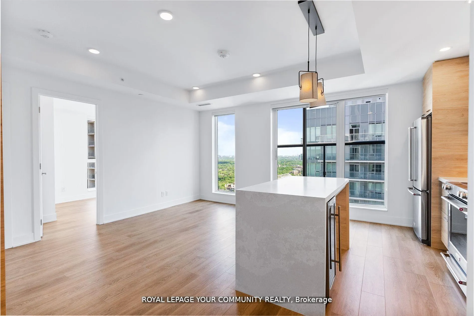 Photo 3 of Unit 3503, 200 Redpath Avenue, Toronto, Mount Pleasant East — HOMEH