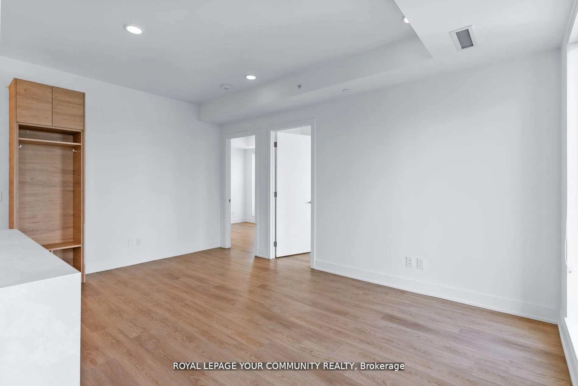Photo 4 of Unit 3503, 200 Redpath Avenue, Toronto, Mount Pleasant East — HOMEH