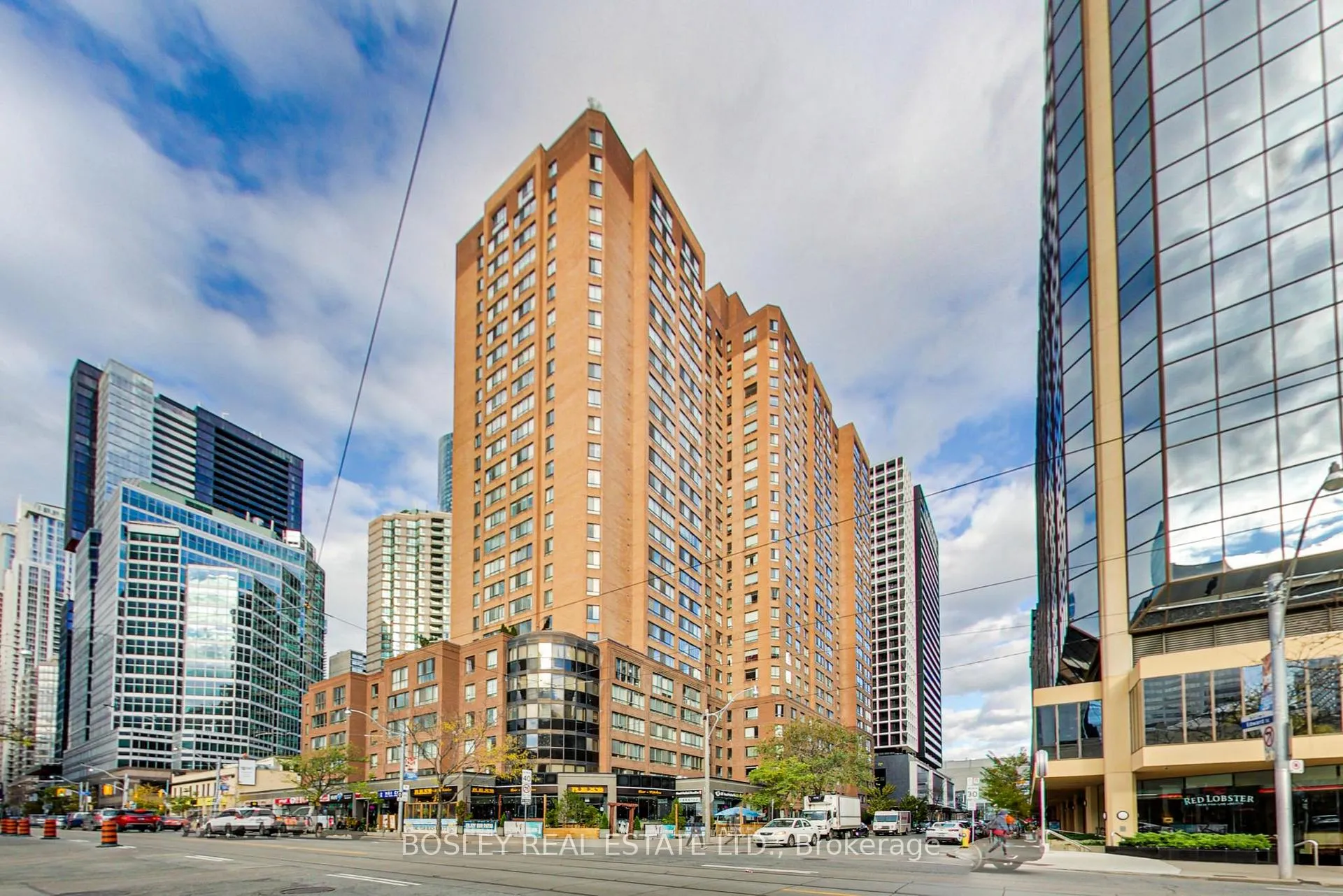 Photo 1 of Unit 2005, 633 Bay Street, Toronto, Bay Street Corridor — HOMEH