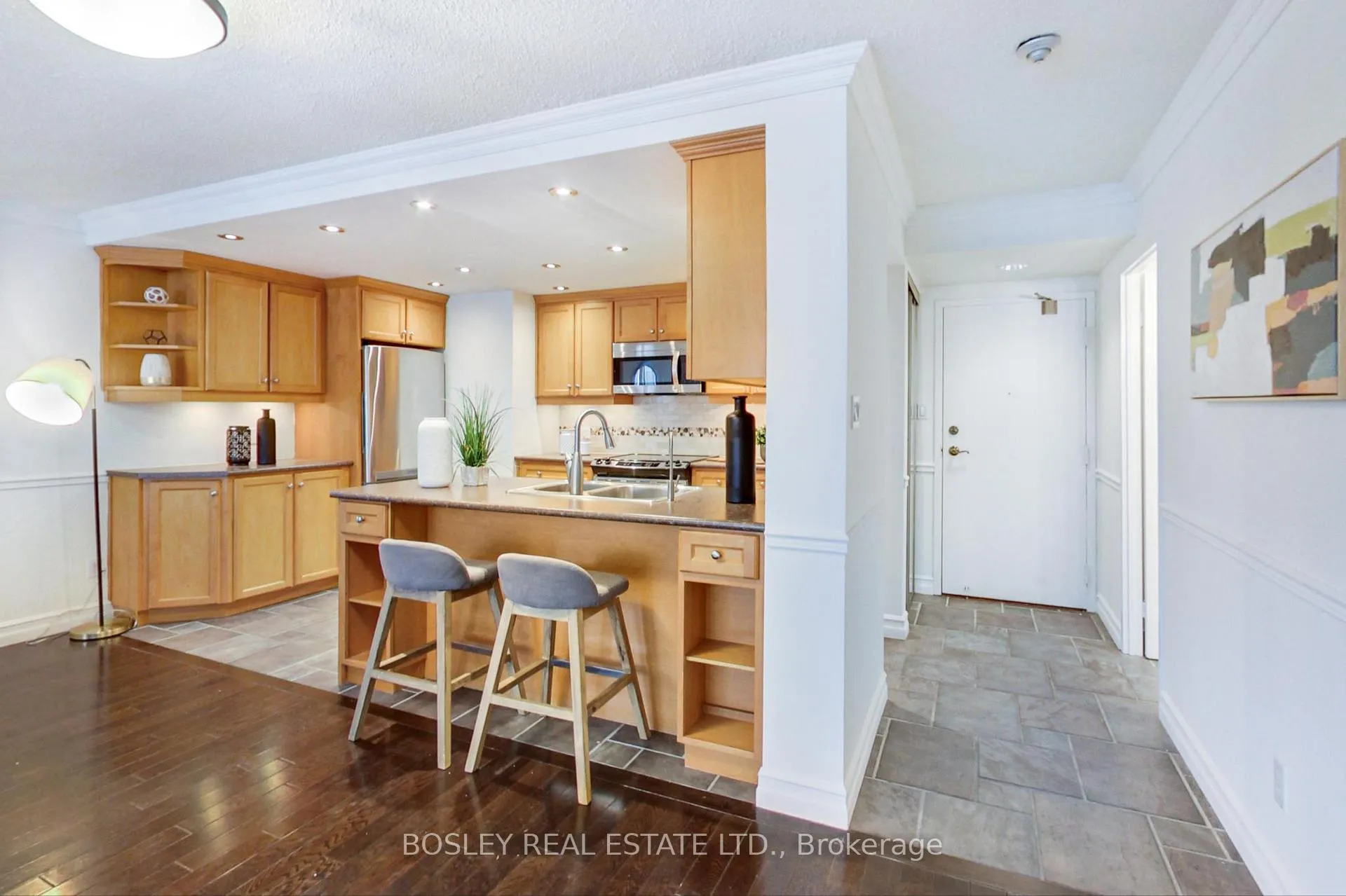 Photo 7 of Unit 2005, 633 Bay Street, Toronto, Bay Street Corridor — HOMEH