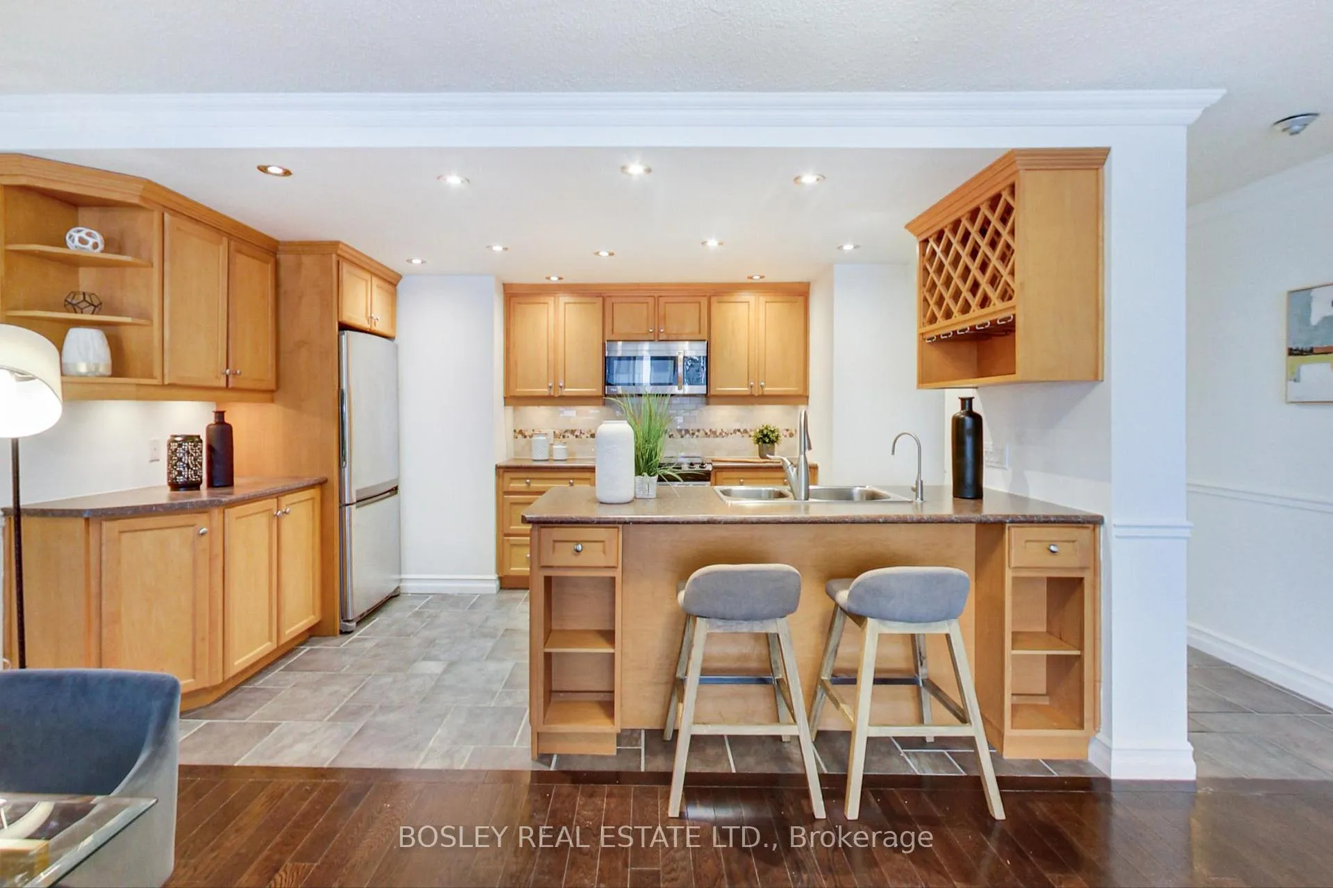 Photo 8 of Unit 2005, 633 Bay Street, Toronto, Bay Street Corridor — HOMEH
