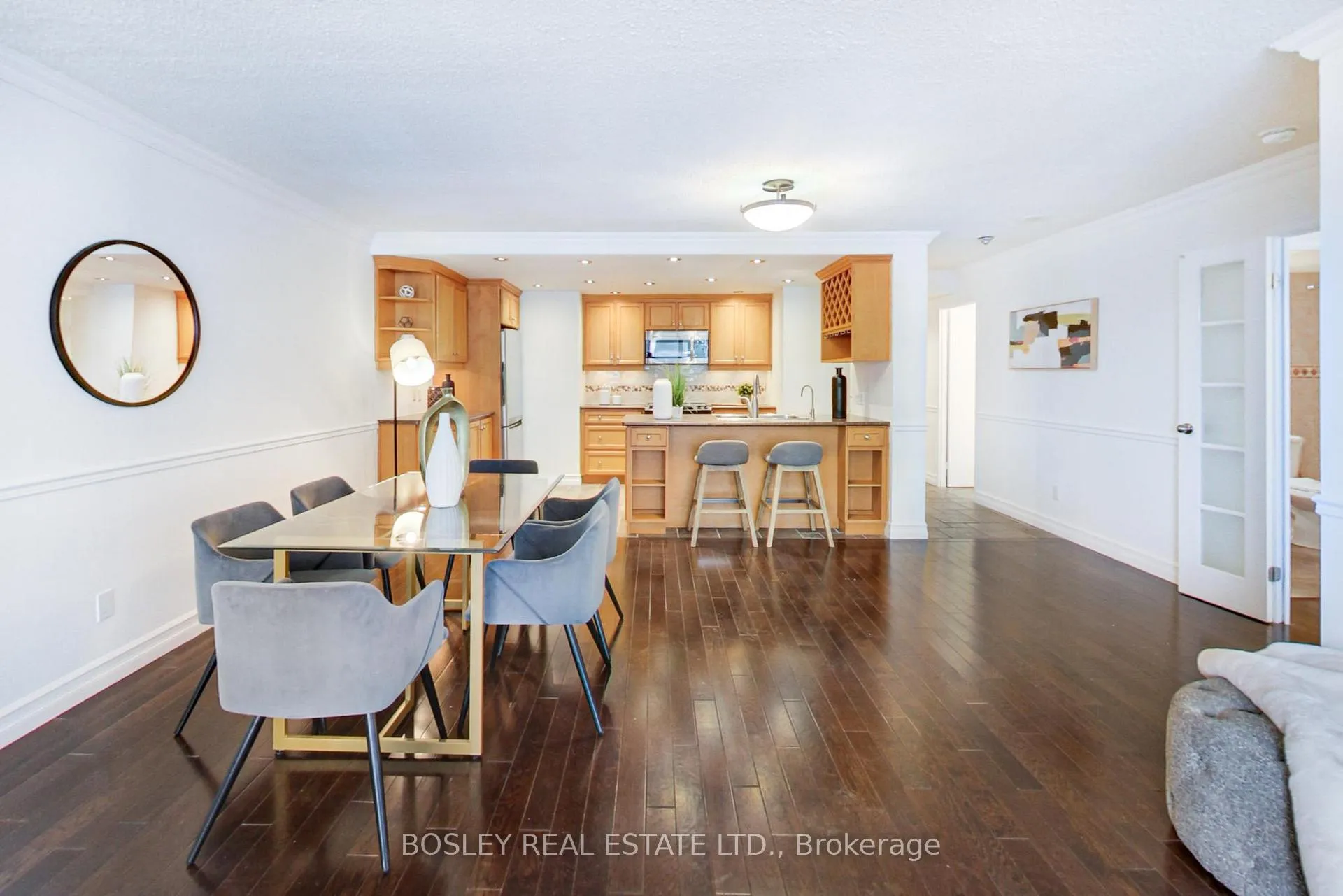 Photo 13 of Unit 2005, 633 Bay Street, Toronto, Bay Street Corridor — HOMEH