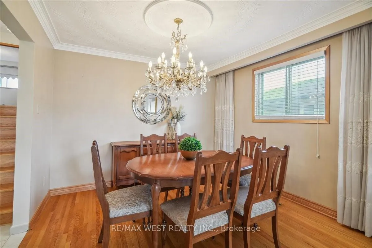 Photo 9 of 96 Harris Crescent, Vaughan, West Woodbridge — HOMEH