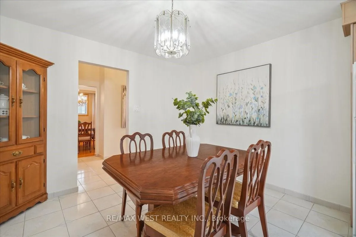 Photo 12 of 96 Harris Crescent, Vaughan, West Woodbridge — HOMEH