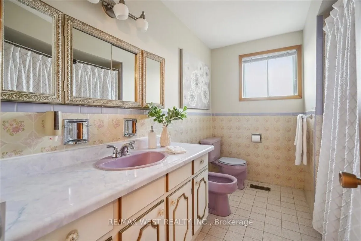 Photo 19 of 96 Harris Crescent, Vaughan, West Woodbridge — HOMEH