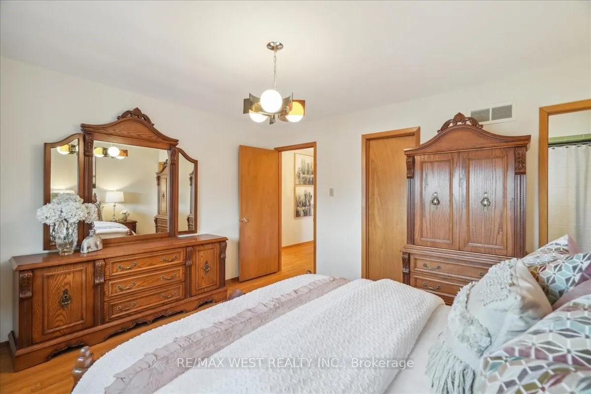 Photo 22 of 96 Harris Crescent, Vaughan, West Woodbridge — HOMEH