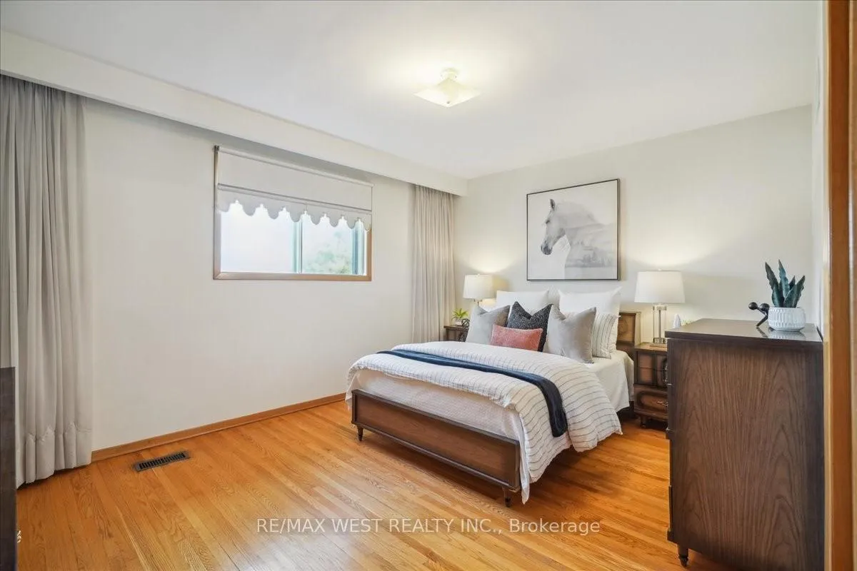 Photo 24 of 96 Harris Crescent, Vaughan, West Woodbridge — HOMEH