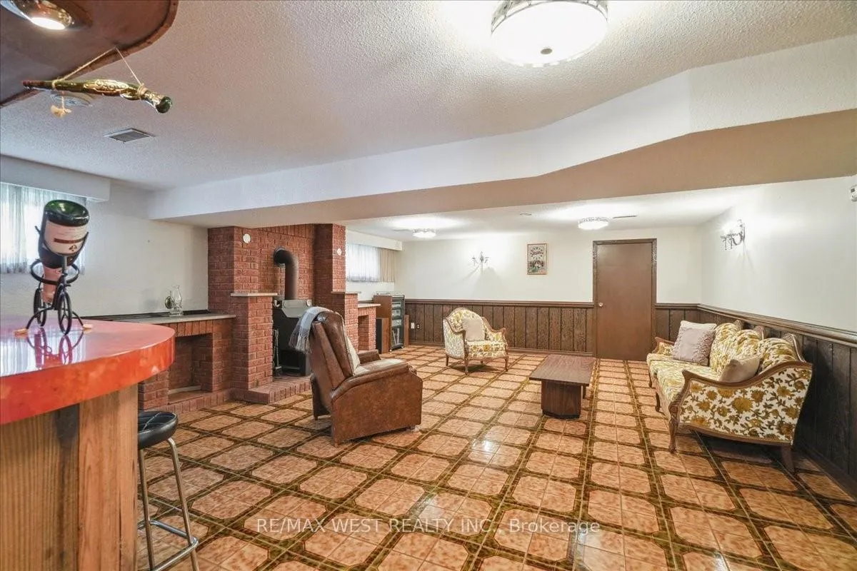 Photo 35 of 96 Harris Crescent, Vaughan, West Woodbridge — HOMEH