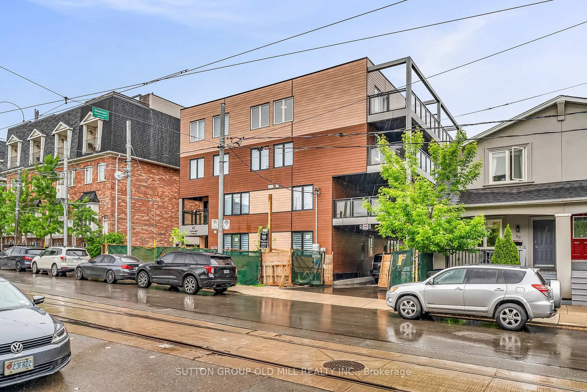 Front of Unit 405, 45 Connaught Avenue