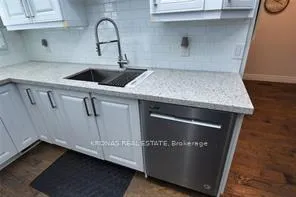 Photo 10 of 14 Thistle Lane, Hamilton, Dundas — HOMEH