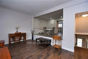 Photo 13 of 14 Thistle Lane, Hamilton, Dundas — HOMEH